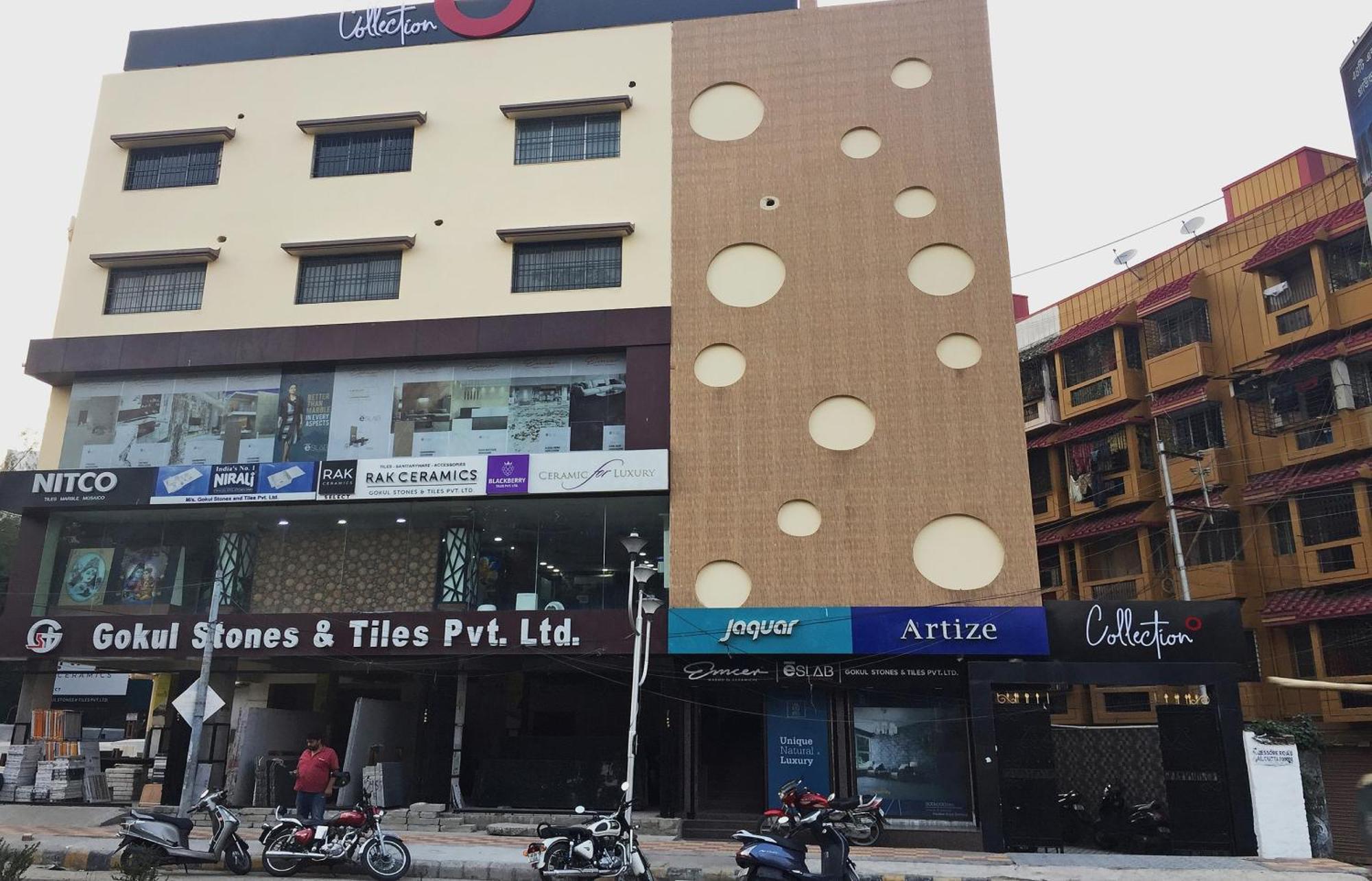 Super Collection O Gokul Residency Near Emami City Dumdum Opposite Raja Palace Hotel Dam Dam Exterior photo