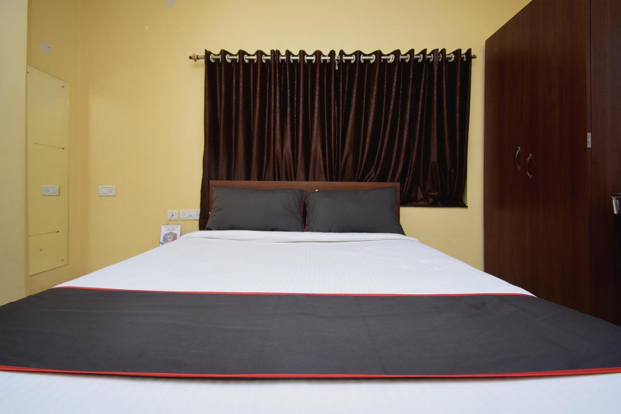 Super Collection O Gokul Residency Near Emami City Dumdum Opposite Raja Palace Hotel Dam Dam Exterior photo