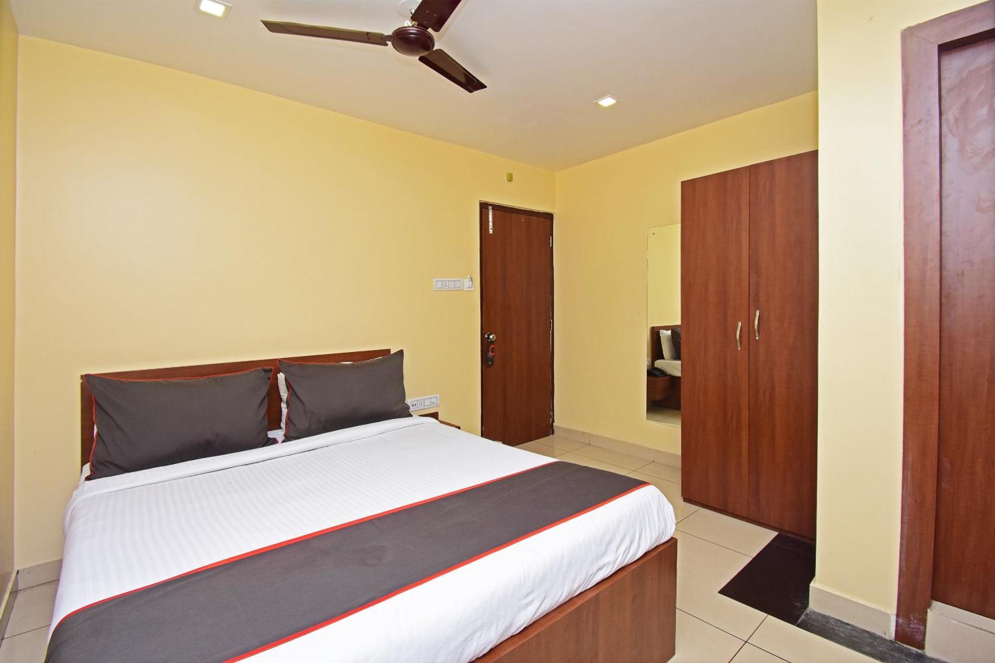 Super Collection O Gokul Residency Near Emami City Dumdum Opposite Raja Palace Hotel Dam Dam Exterior photo